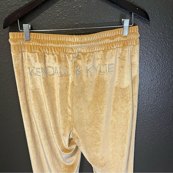 Kendall and Kylie Velour Camel Joggers with Rhinestone Logo - Picture 5 of 12